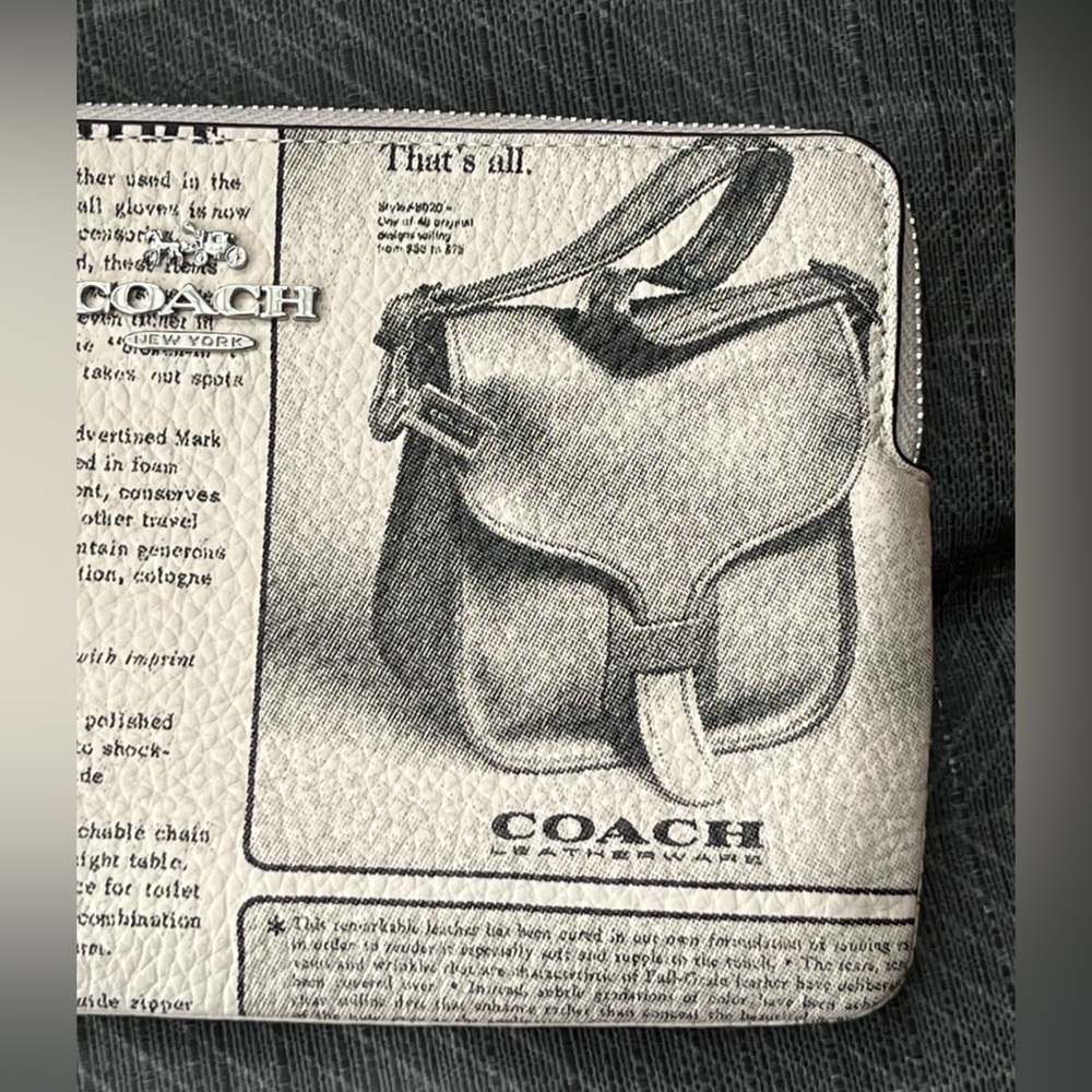 NWT Coach Large Corner Zip Newspaper Wristlet Retails $149 - Picture 4 of 11